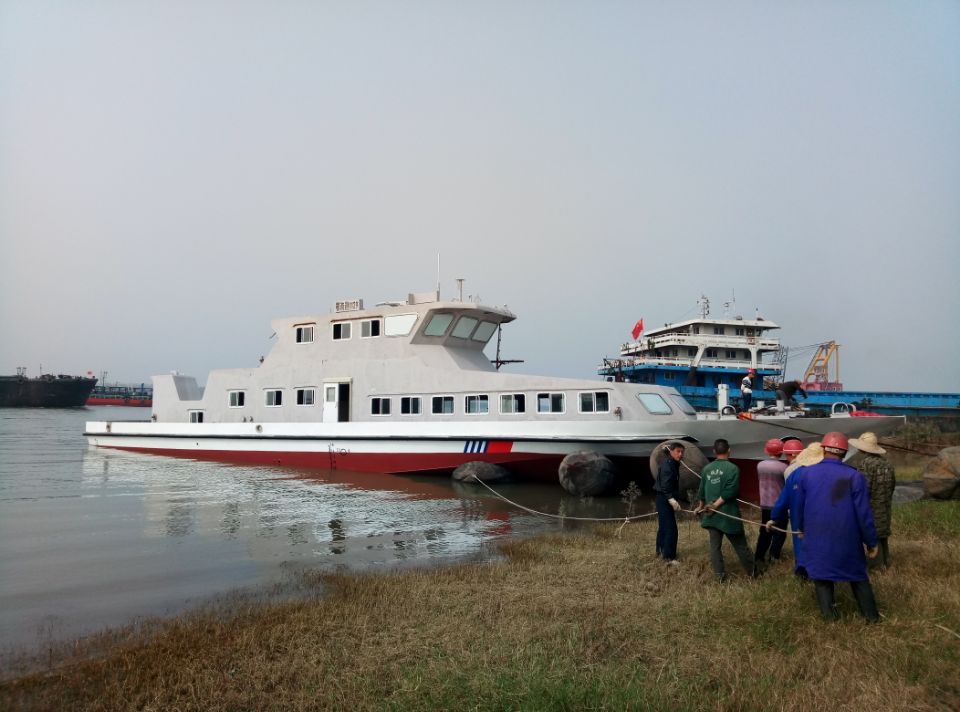 2017年12月，长江三峡库区湖北省支流（青干河、九畹溪、咤溪河）航道整治工程第三标段船舶配套工程三条船舶已建造完工.jpg?x-oss-process=style/sim